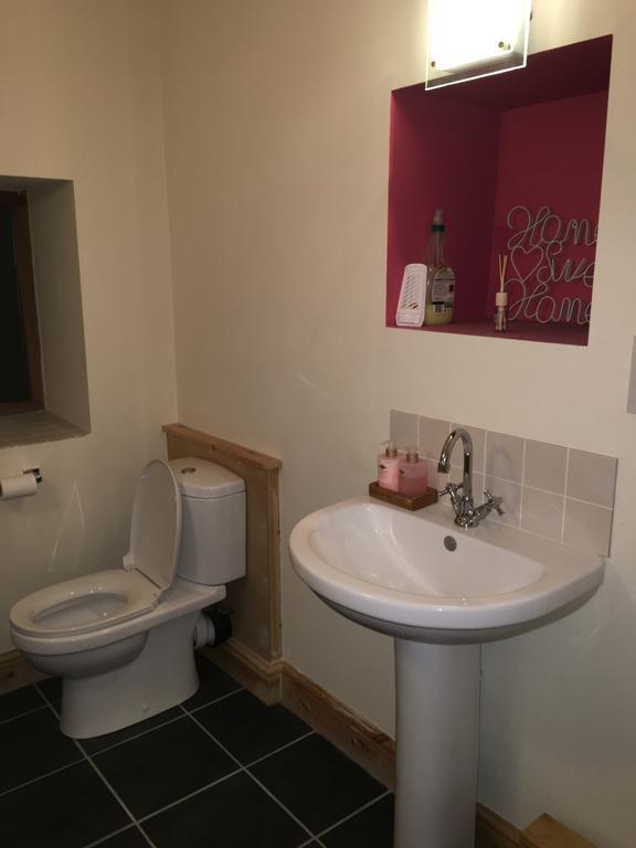 The Stables Villa Hope Bowdler ภายนอก รูปภาพ
