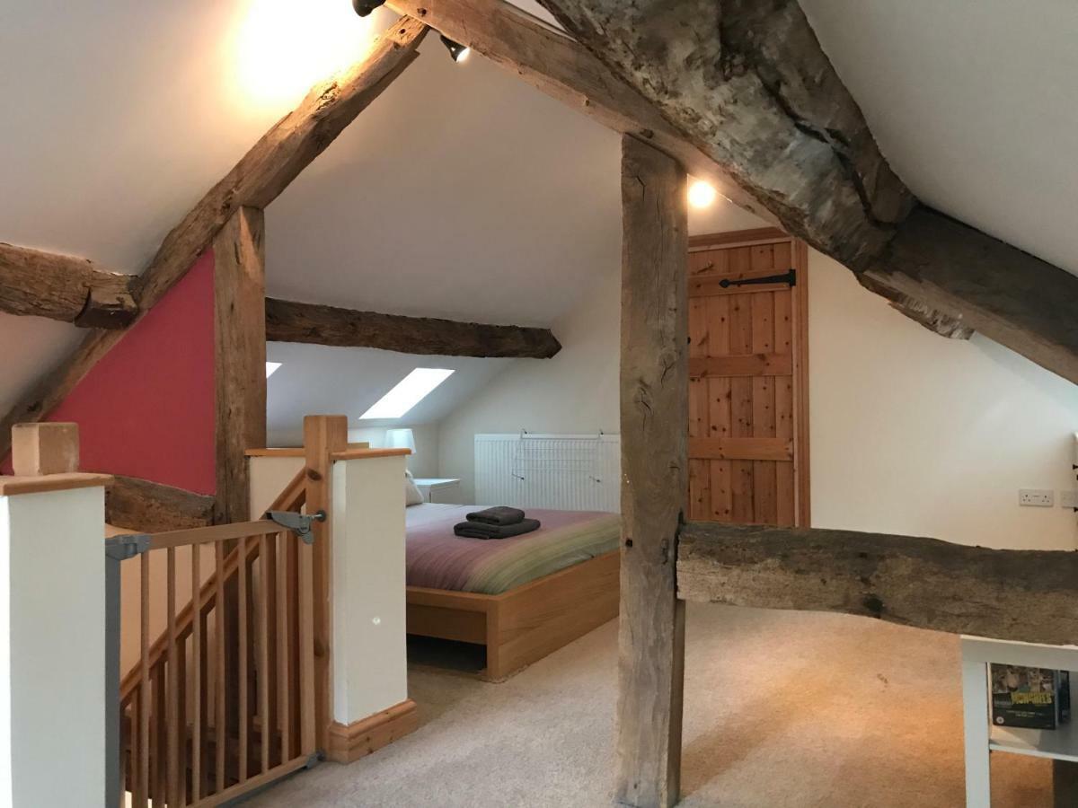 The Stables Villa Hope Bowdler ภายนอก รูปภาพ